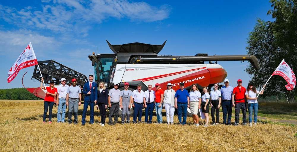 Комбайн «Ростсельмаш» установил рекорд по намолоту зерновых
