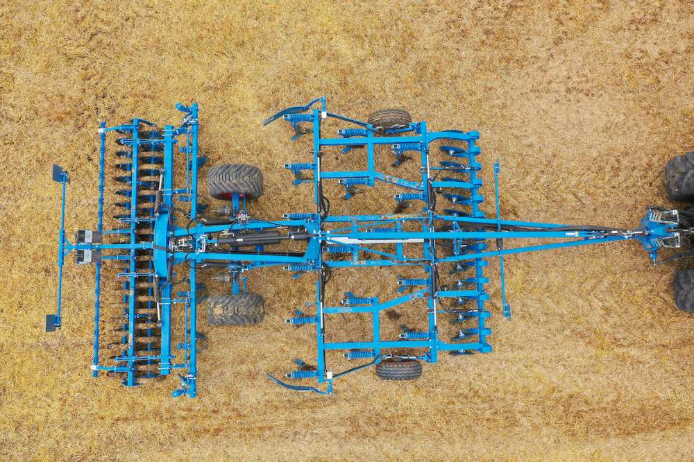 Новый культиватор Lemken Karat 10 объединяет в себе легкость хода и универсальность