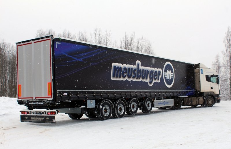 Meusburger Новтрак разработал шторный полуприцеп, позволяющий перевозить рекордный вес