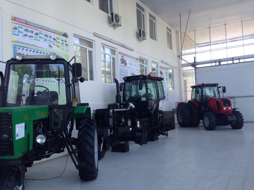 Белорусские трактора простаивают на складах