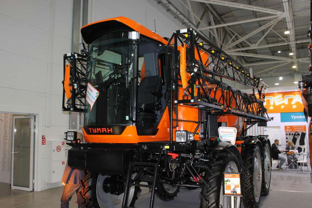 «Пегас-Агро» представил новый опрыскиватель-разбрасыватель «Туман-5»