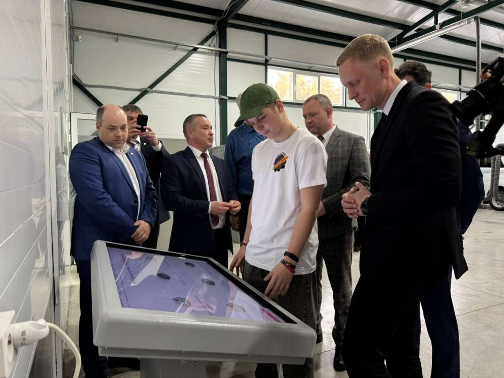В Шушенском сельхозколледже открыта аудитория «Ростсельмаш»