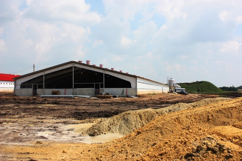 "Агро-Белогорье" завершает строительство трех свинокомплексов и комбикормового завода