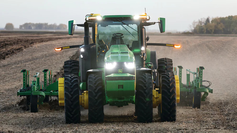 автономный-трактор-John-Deere.jpg автономный-трактор-John-Deere.jpg